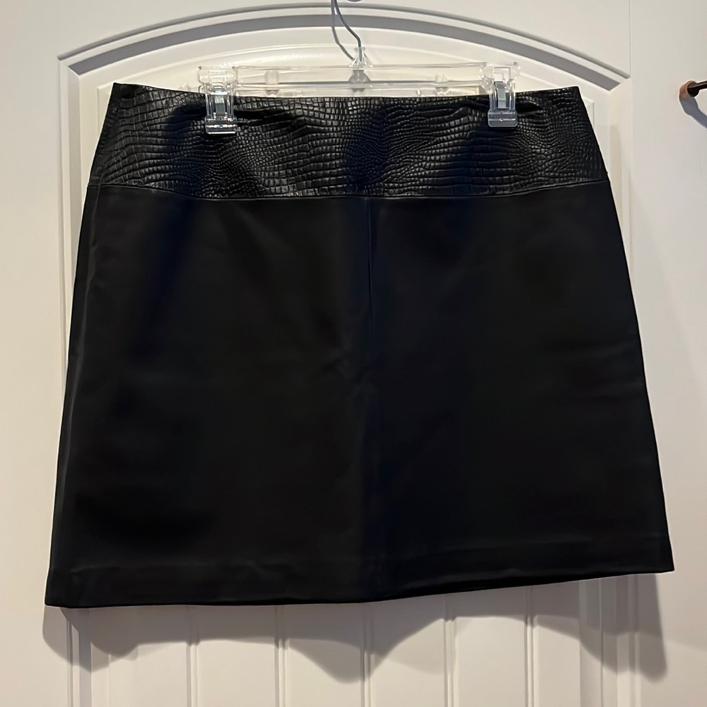 BLACK genuine leather mini skirt size 14🔥 just in time for Valentine’s Day💃🏼